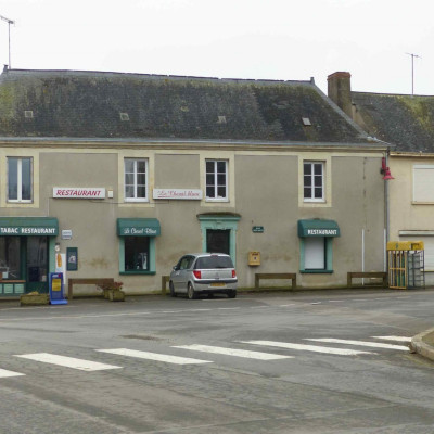 Le Cheval Blanc Simplé Bar restaurant dernier commerce Pays de Craon